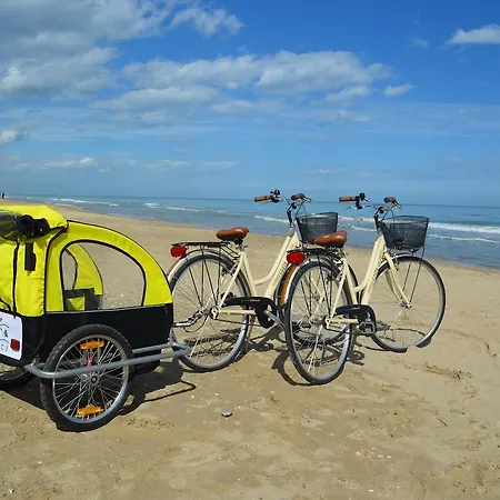 Costa מלון דירות