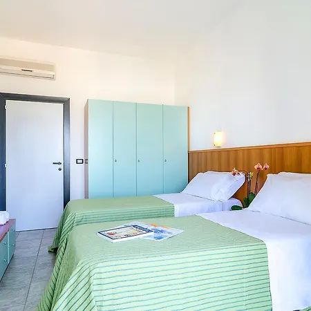 Costa Aparthotel 3*